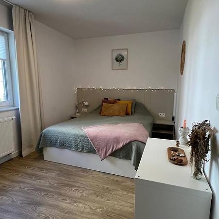 ורשה Chopin Airport Apartments מראה חיצוני תמונה