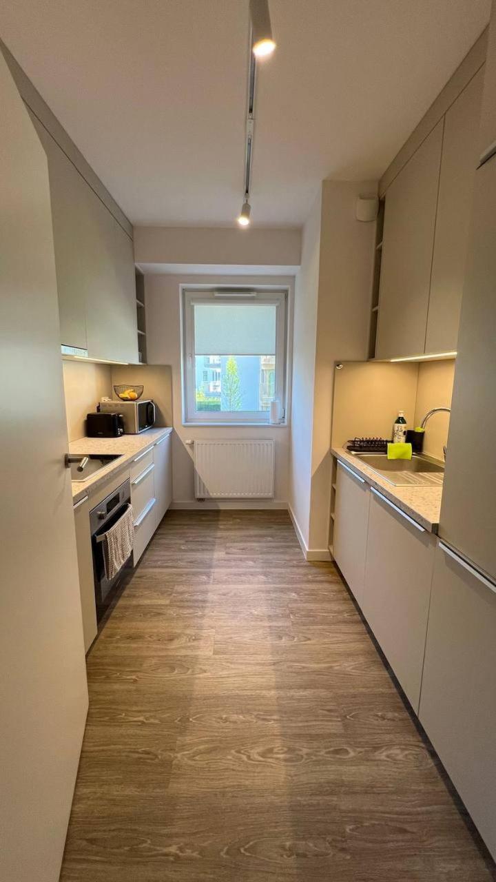 ורשה Chopin Airport Apartments מראה חיצוני תמונה