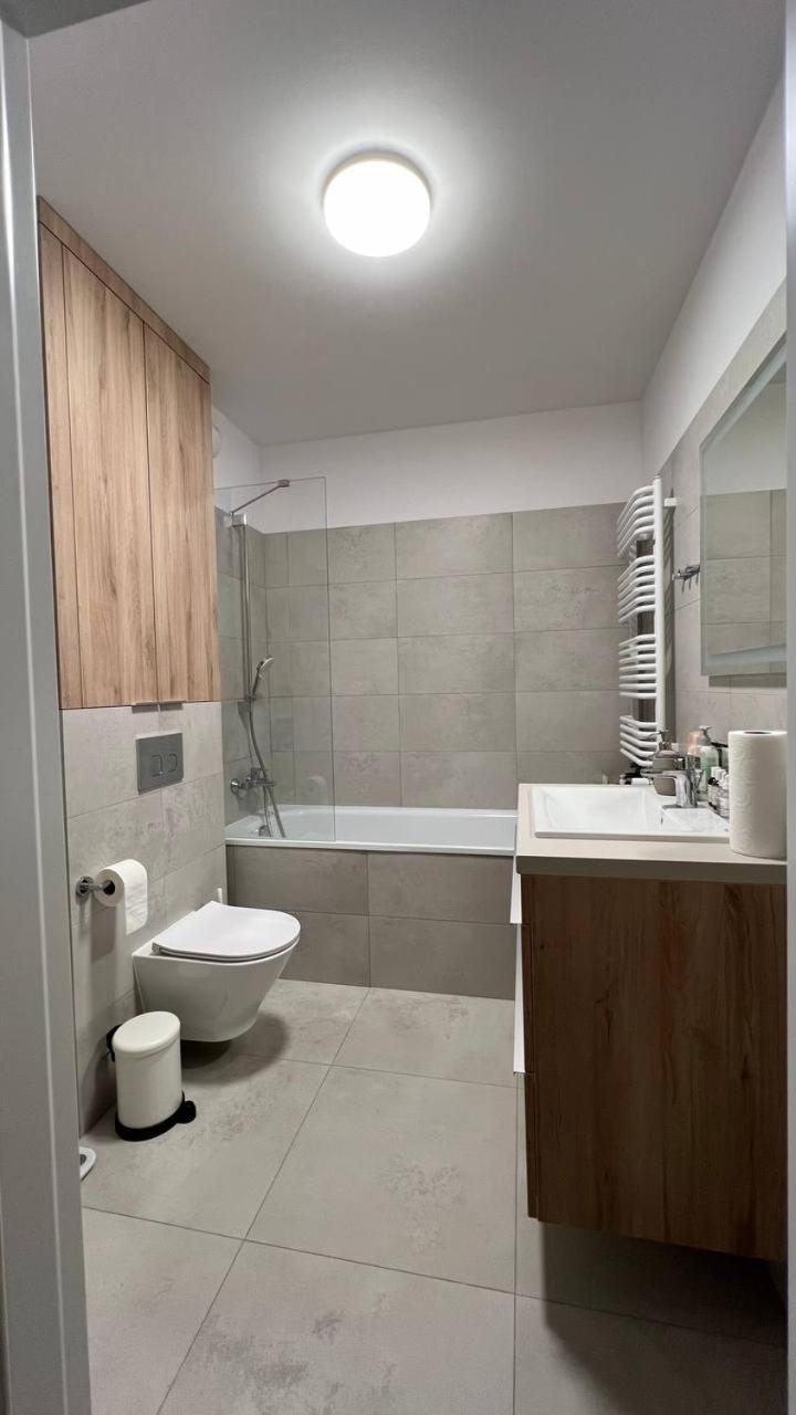 ורשה Chopin Airport Apartments מראה חיצוני תמונה