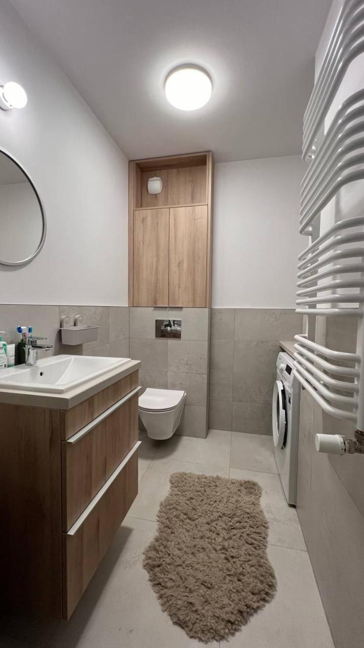 ורשה Chopin Airport Apartments מראה חיצוני תמונה