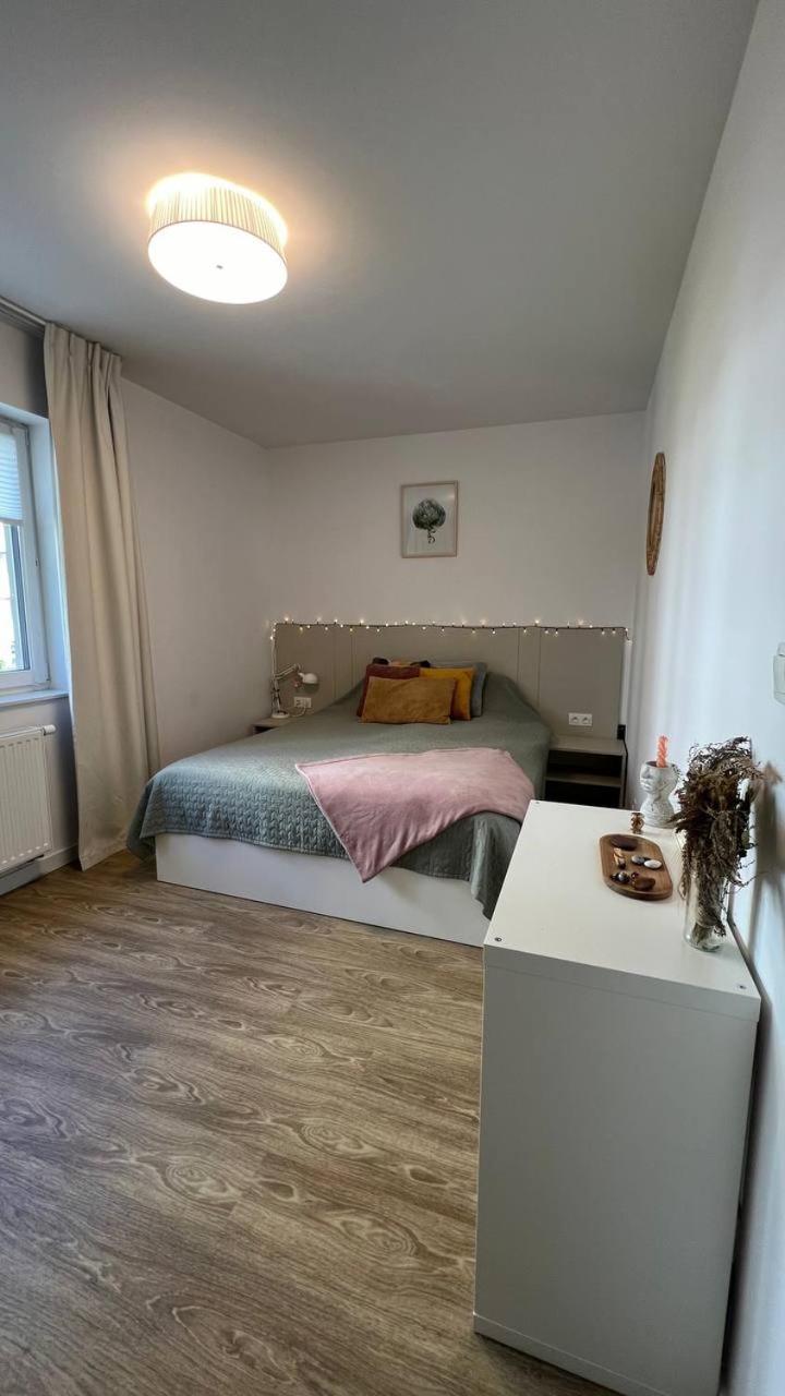 ורשה Chopin Airport Apartments מראה חיצוני תמונה