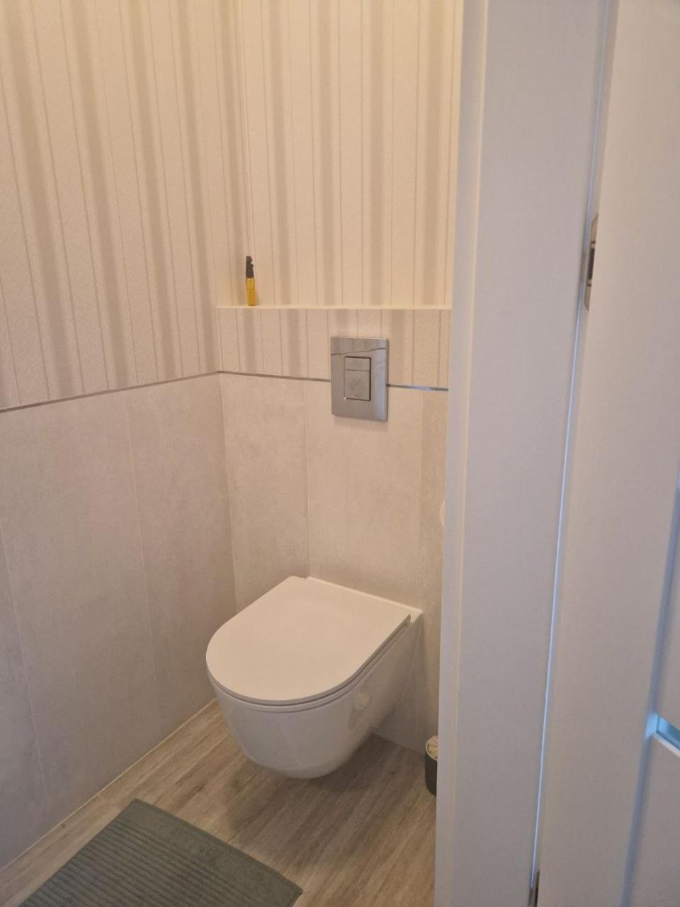 ורשה Chopin Airport Apartments מראה חיצוני תמונה